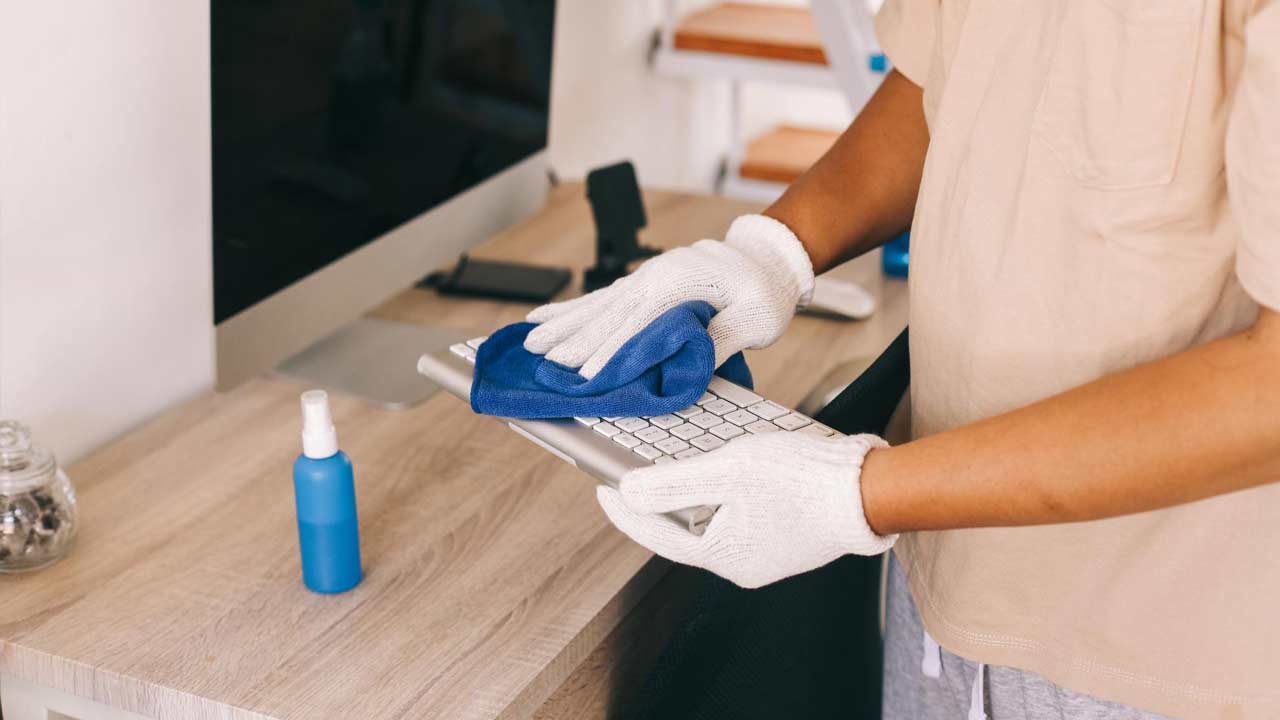 Clinic cleaning professionals