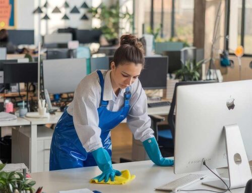 How to Clean a Home Office Without Disrupting Your Workday